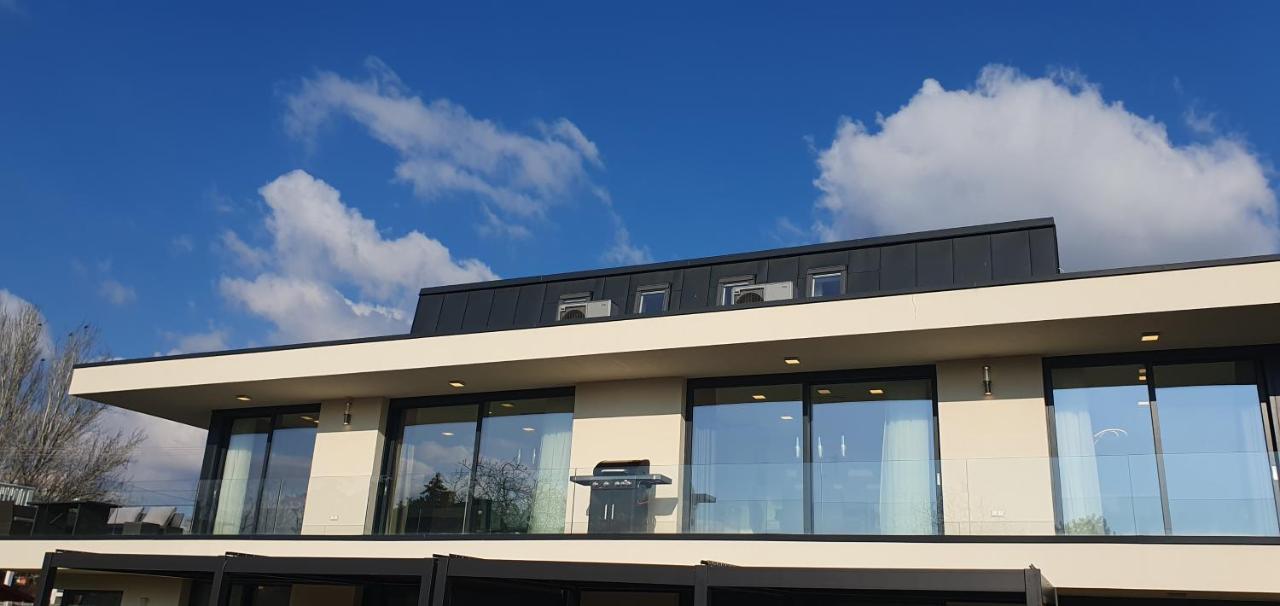 Almádiluxusapartman2 Balatonalmadi Bagian luar foto