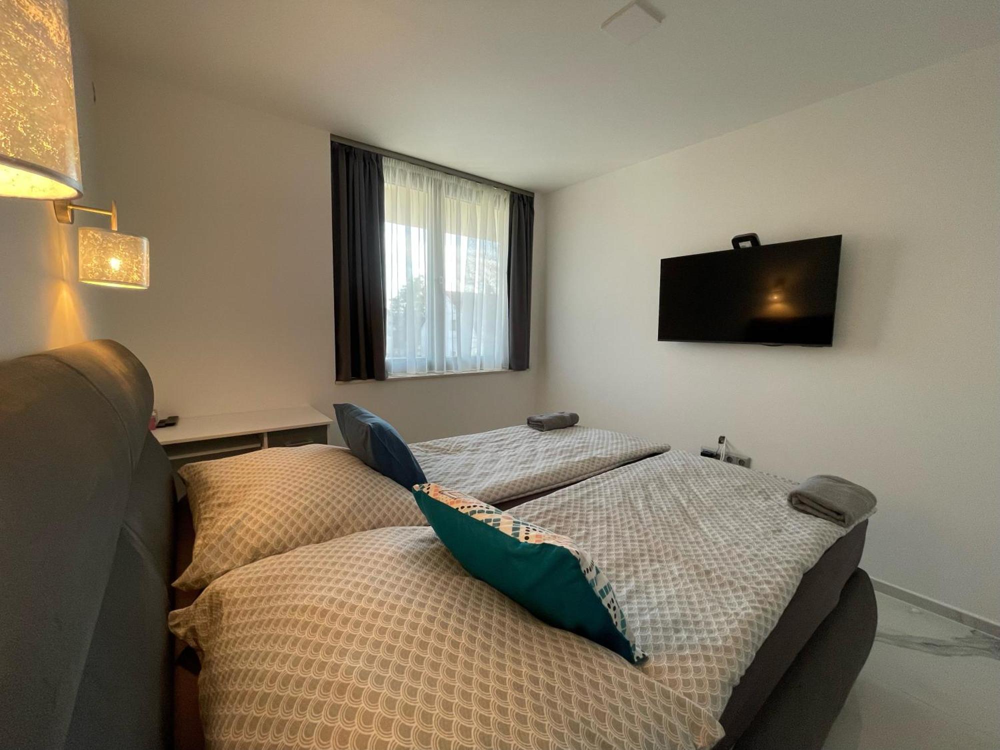 Almádiluxusapartman2 Balatonalmadi Bagian luar foto